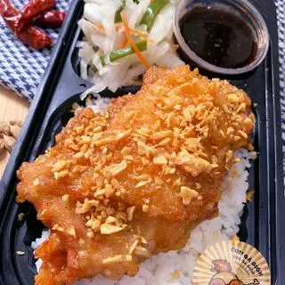 Hình ảnh Cơm Gà Sốt Cay SamYang