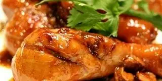 Hình ảnh cơm đùi tỏi gà sốt chua ngọt