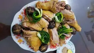 Hình ảnh Gà hấp hành 1 con Chặt Sẵn