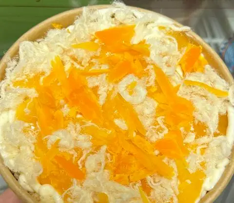 Hình ảnh Bánh bông lan trứng muối size x2 nhiều full topping + tặng bánh kem socola 