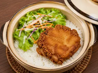 Hình ảnh Cơm Rang Má Đùi Tặng trà chanh