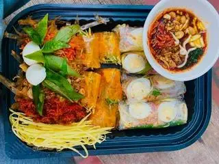 Hình ảnh Bánh Tráng Cuốn Sốt Me + bơ