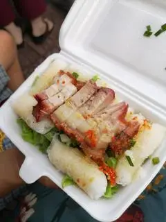 Hình ảnh Bánh hỏi heo quay 