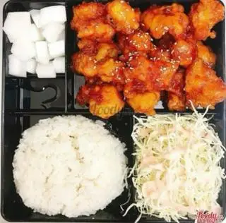 Hình ảnh Cơm gà sốt cay