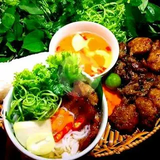 Hình ảnh Bún Chả Đầy Đủ
