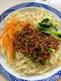 Hình ảnh 牛肉干拌面 - 爆款 Mì trộn thịt bò khô (món bán chạy)