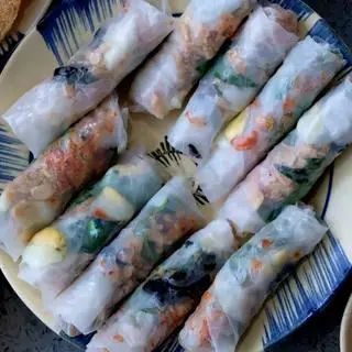 Hình ảnh Bánh tráng cuốn sốt me bơ