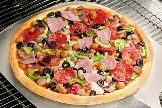 Hình ảnh Pizza Thập Cẩm 20cmTẶNG TRÀ 