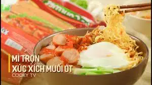 Hình ảnh Mỳ Trộn INDOMIE Trứng Xúc Xích
