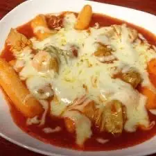 Hình ảnh Tokbokki nhân phô mai sốt hàn quốc + phô mai lát
