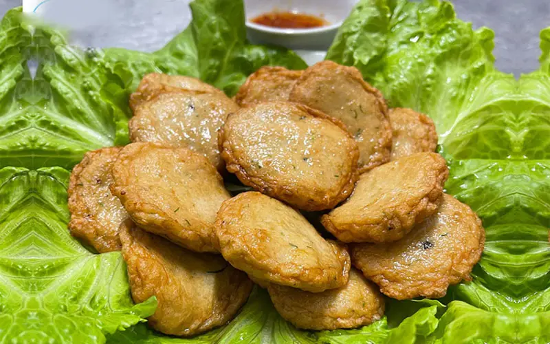 Hình ảnh Cơm trắng chả cá mắm tỏi chua ngọt + Hộp Giấy tốt cho sức khỏe