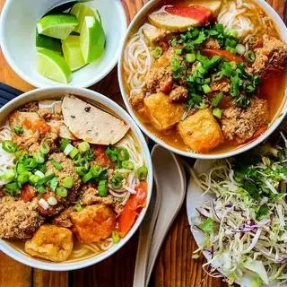 Hình ảnh Bánh đa cua đặc biệt