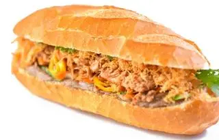 Hình ảnh Bánh mì cá mòi chay