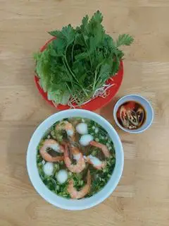 Hình ảnh Bánh canh hoành thánh xương thập cẩm