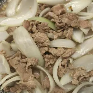 Hình ảnh Cơm Bò Xào Hành Tây