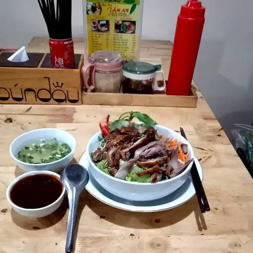 Hình ảnh Bún trộn đùi gà