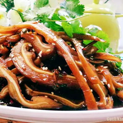 Hình ảnh tai heo ủ xì dầu 