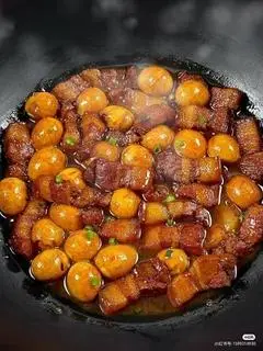 Hình ảnh Cơm Thịt Kho Trứng Cút