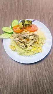 Hình ảnh Cơm chiên gà xé bóp mắm tỏi