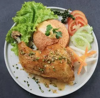 Hình ảnh Cơm Chiên Gà Sốt Me Cay