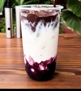 Hình ảnh Cacao Latte Việt Quất ( L ) 
