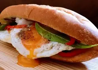 Hình ảnh Bánh mì ốp la