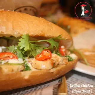 Hình ảnh Bánh mì gà nướng - Grilled Chicken