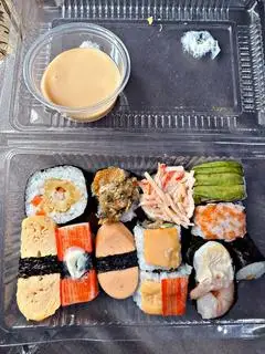 Hình ảnh Sushi hộp combo 