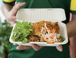 Hình ảnh Xôi Đùi Gà Gốc Tư + Xôi Chả Mỡ & Da Gà Chiên Giòn 