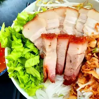 Hình ảnh Bún Mắm Nêm Thịt Ba Chỉ + Heo Quay