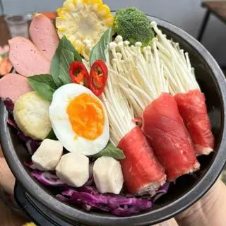 Hình ảnh Combo 2 mì cay kim chi bò Mỹ tặng 1 mì cay cá viên tôm viên bò viên 