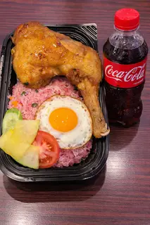 Hình ảnh Combo cơm gà góc tư - trứng - nước