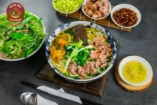 Hình ảnh BÚN BÒ NẠM + CHẢ CUA