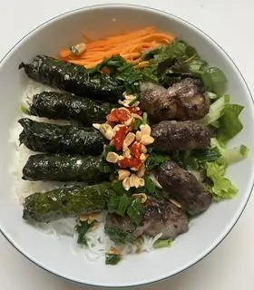 Hình ảnh Tô Bún Bò Lá Lốt- Bò Mỡ Chài 