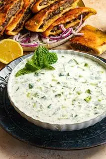 Hình ảnh Sữa chua dưa leo - Yogurt cucumber salad