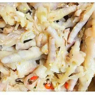 Hình ảnh Chân Gà Rút Xương Muối Sả Ớt - Lớn