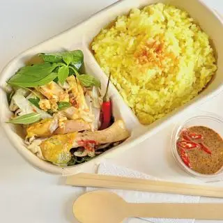 Hình ảnh Set cơm gỏi gà vàng đặc biệt