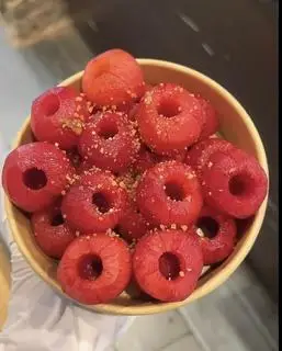 Hình ảnh Mận hậu lắc gọt vỏ