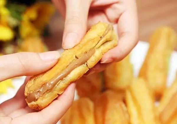 Hình ảnh Bánh Su Kem Socola hộp 5 cái