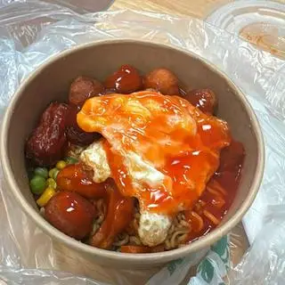 Hình ảnh Mì trộn Indomie thập cẩm 1 trứng