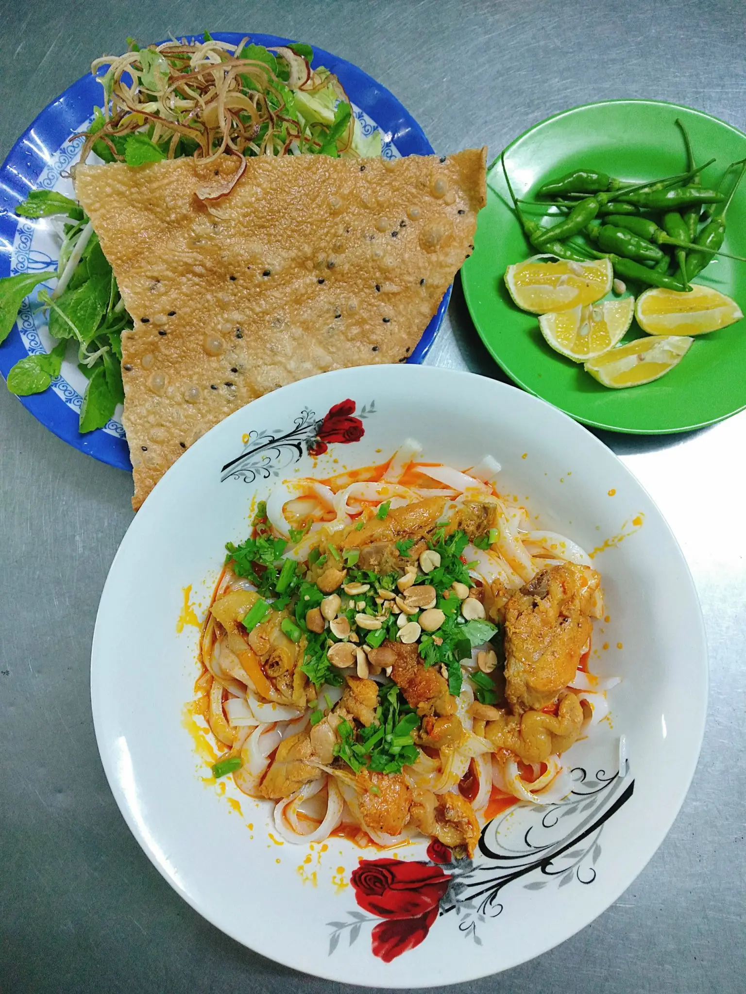 Hình ảnh Mì quảng gà