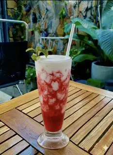 Hình ảnh Sữa dâu lắc