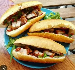 Hình ảnh Bánh mì heo quay