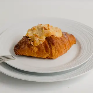 Hình ảnh Bánh sừng bò hạnh nhân