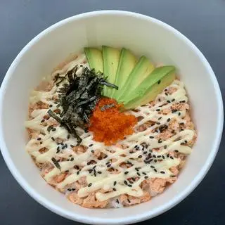 Hình ảnh Cơm cá hồi chín + bơ phủ mayo