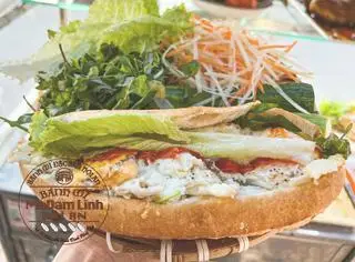 Hình ảnh Bánh mì trứng xúc xích