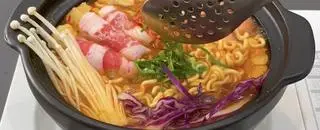 Hình ảnh Mỳ Kim Chi Bò Mỹ + Xúc Xích