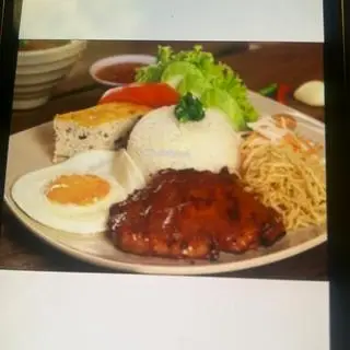 Hình ảnh cơm bì chả trứng kho