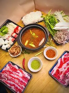 Hình ảnh Lẩu Thái bò kim chi 