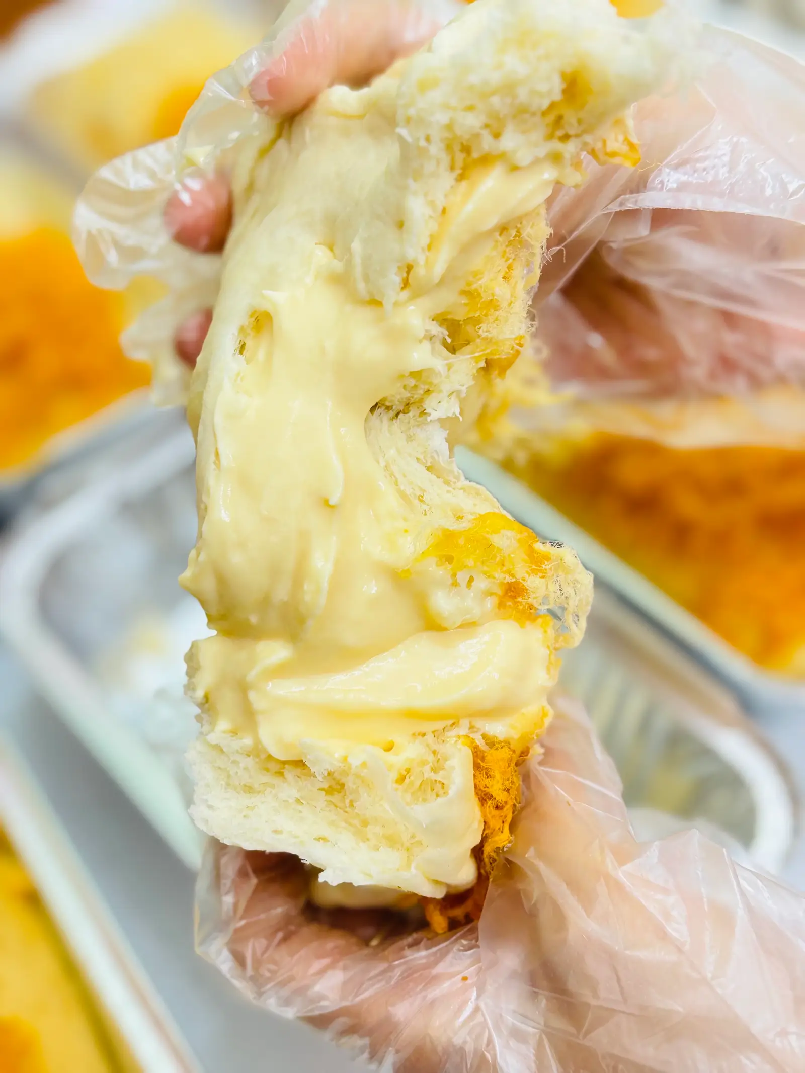 Hình ảnh bánh mì phomai chảy kem phomai 